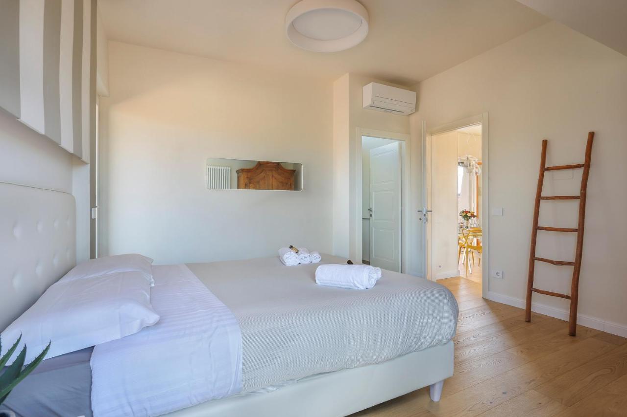 Penthouse With Big Terrace In Oltrarno Apartment Firenze Bagian luar foto